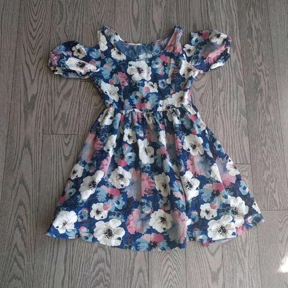 Beautiful floral dress🌼🌹🍀🌼🌼🌼🌸🌸🌸🌸